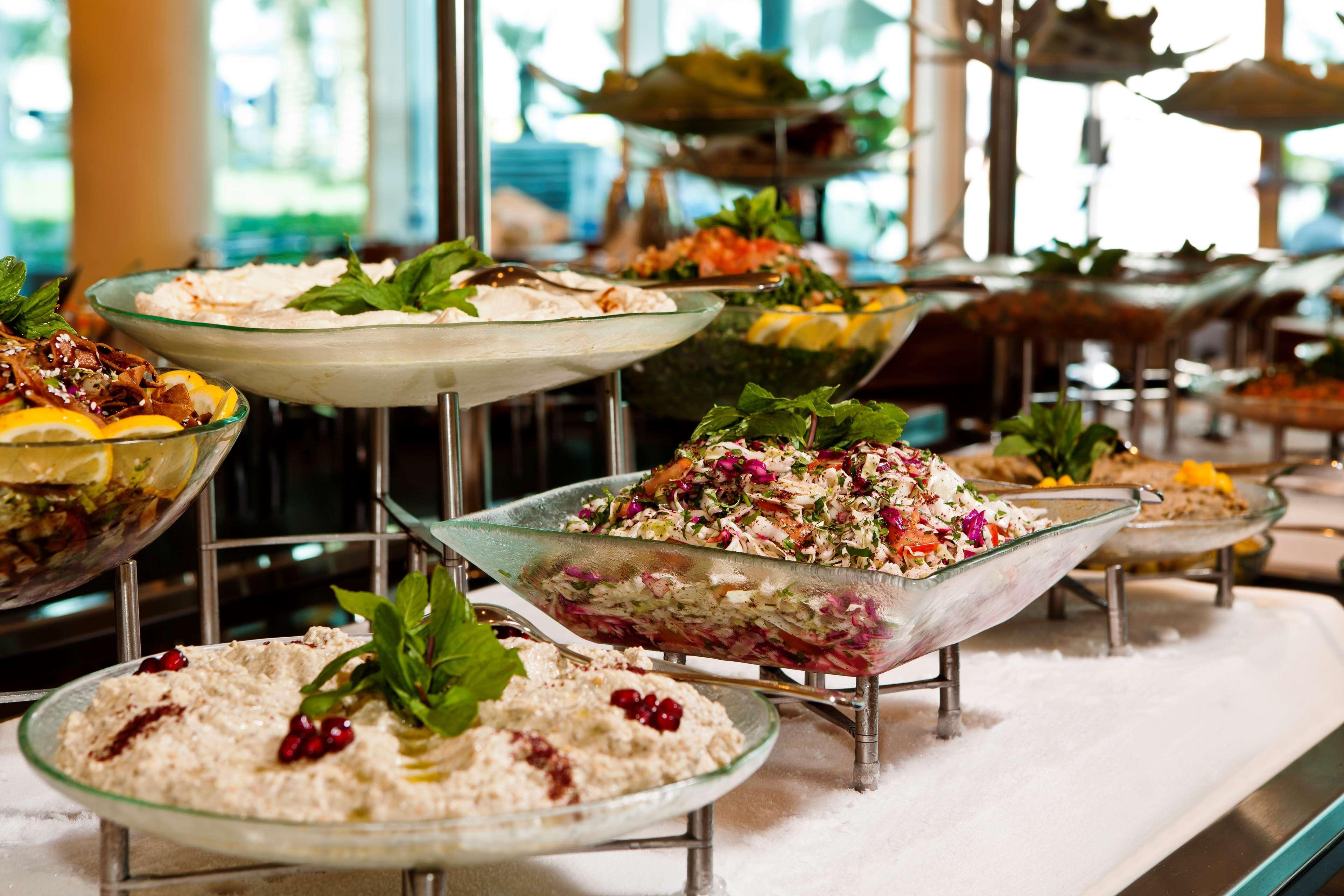 Hotel Hilton Ad Dawhah Esterno foto A selection of meze
