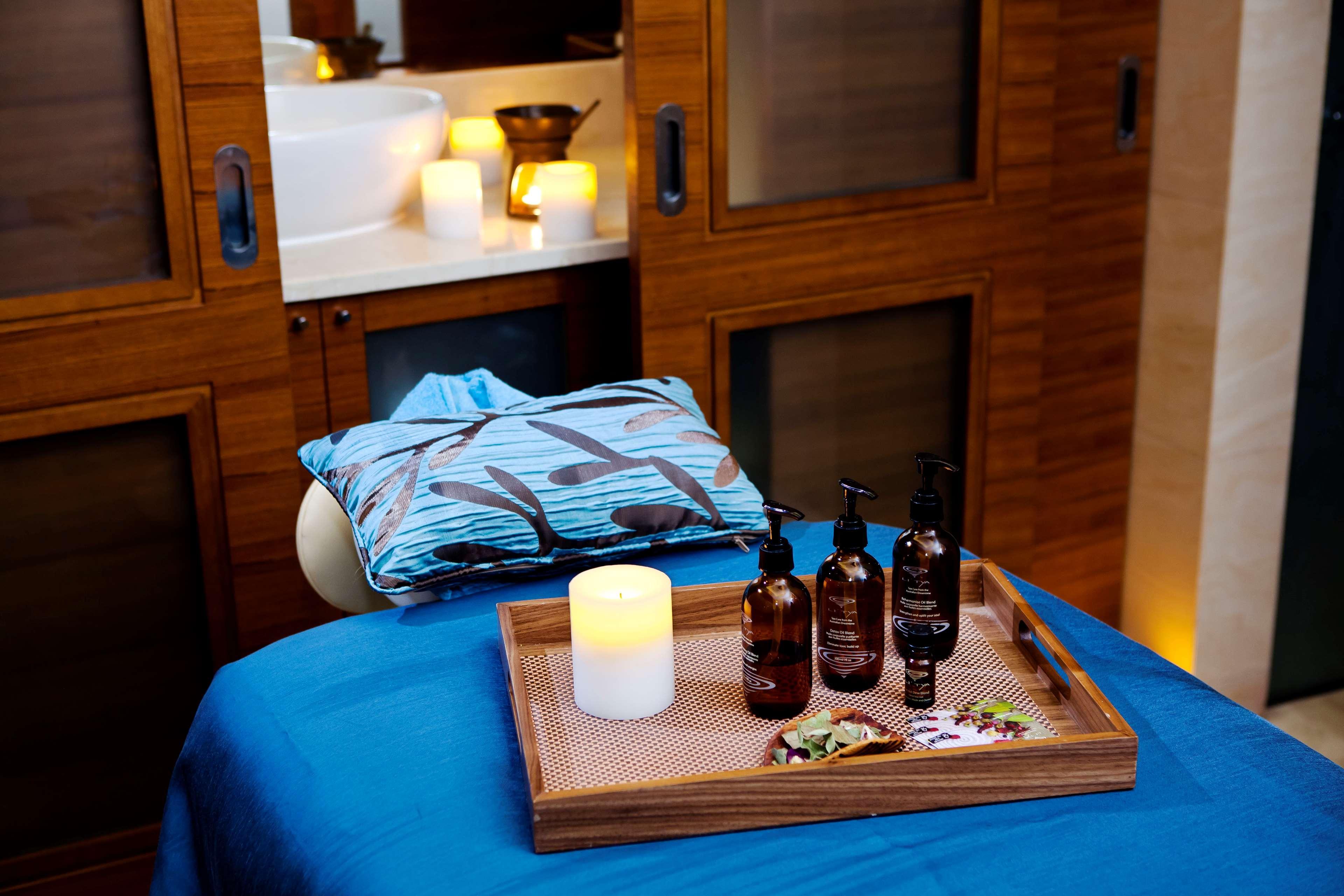 Hotel Hilton Ad Dawhah Esterno foto A spa treatment room