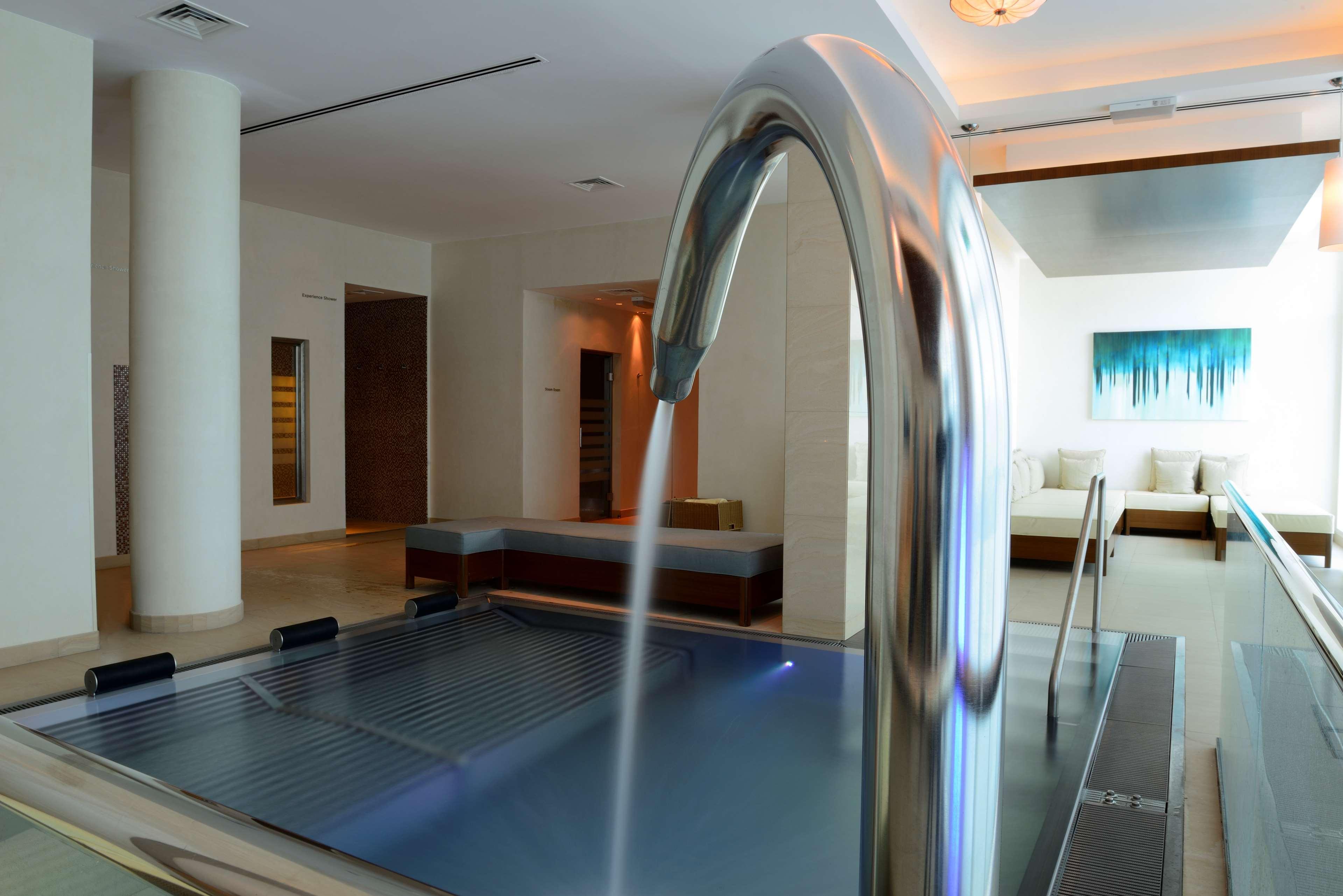 Hotel Hilton Ad Dawhah Esterno foto Spa at the Grand Hotel
