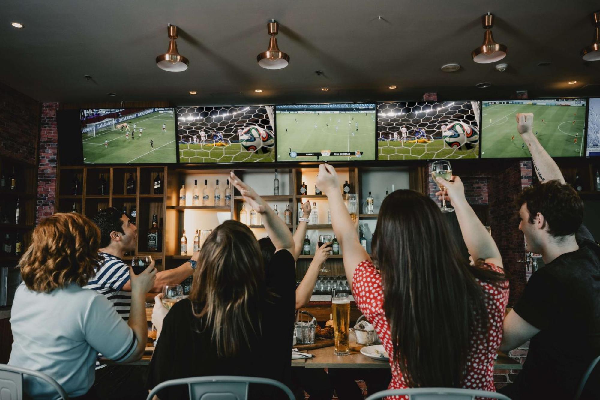 Hotel Hilton Ad Dawhah Esterno foto A sports bar in Moscow