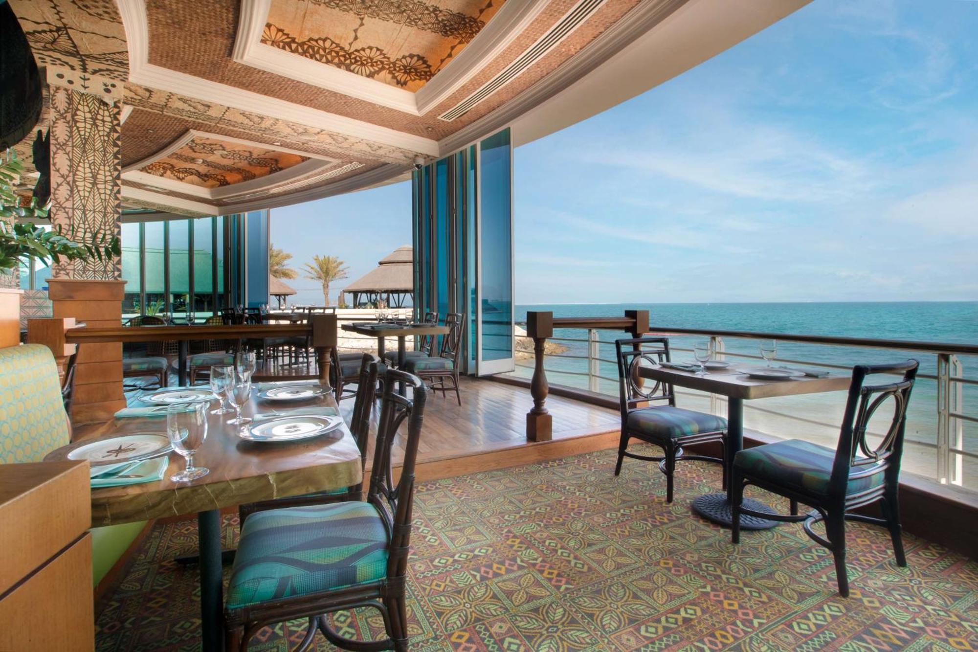 Hotel Hilton Ad Dawhah Esterno foto The Beach Restaurant