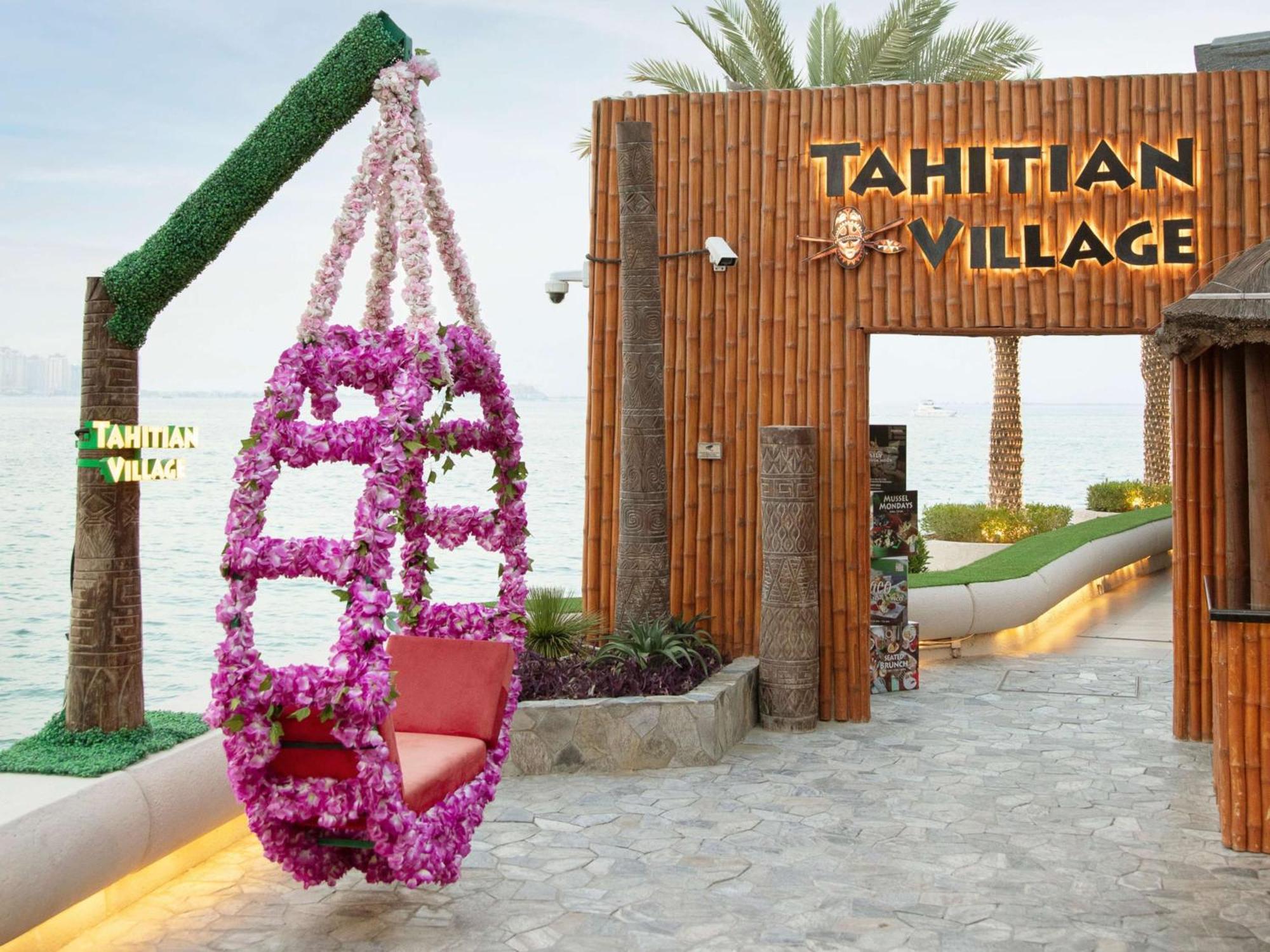 Hotel Hilton Ad Dawhah Esterno foto Tahitian Village